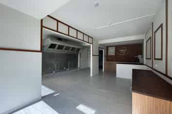 High Expose Retails on Mt Albert