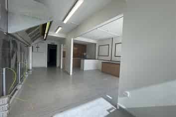 High Expose Retails on Mt Albert