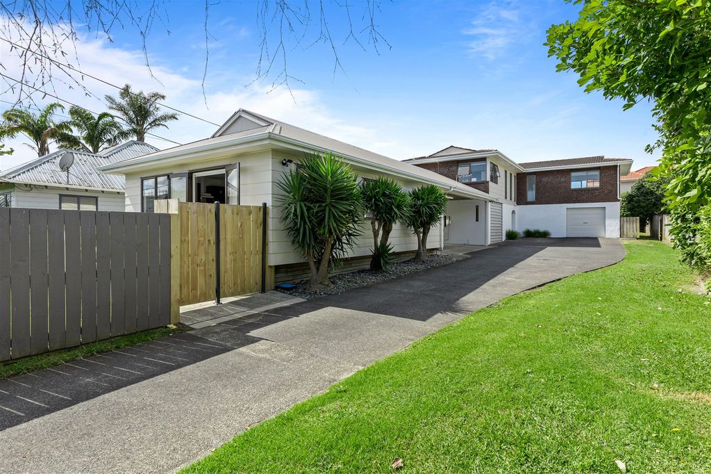 Property value 181 Hobsonville Road, Hobsonville realestate.co.nz