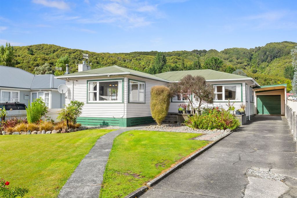 Property value 13 Hay Street, Wainuiomata realestate.co.nz