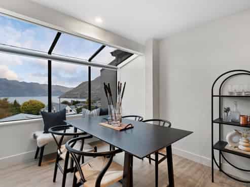 17B Wynyard Crescent, Fernhill/Sunshine Bay