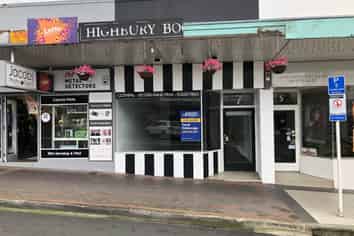 SMALL RETAIL ON MAIN ROAD