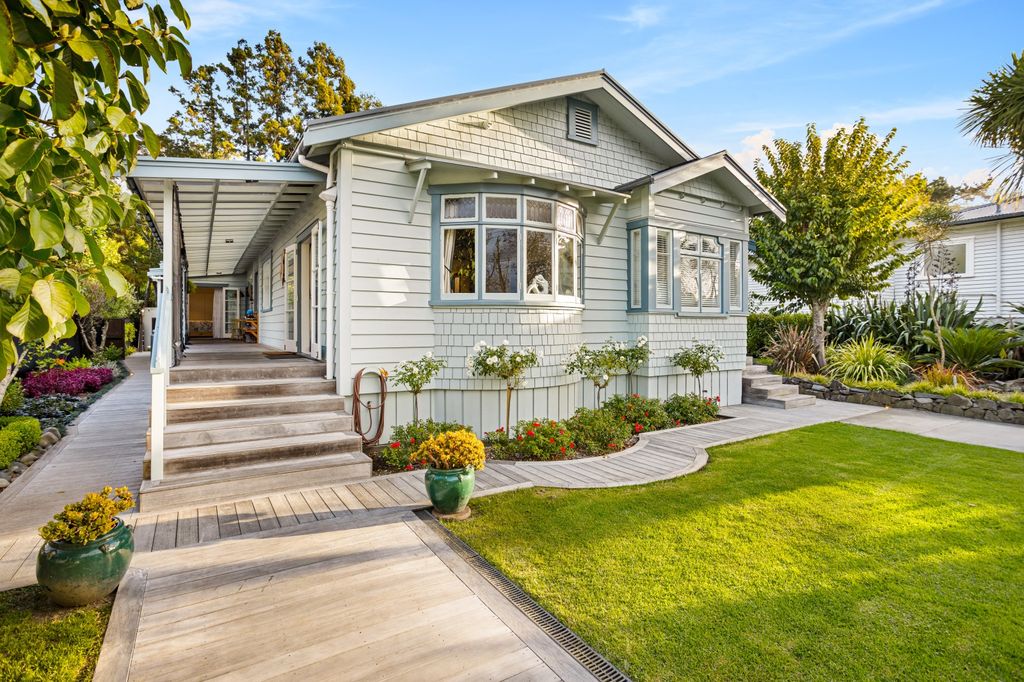 Sold 5 Taupaki Road, Taupaki realestate.co.nz