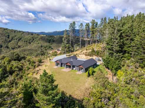 51 Crest Road, Akatarawa