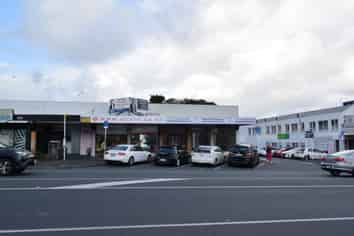 Corner Profile Retail 
