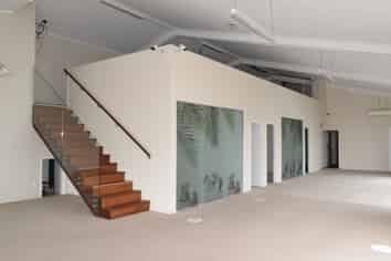 Corner Profile Retail 