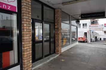 Corner Profile Retail 