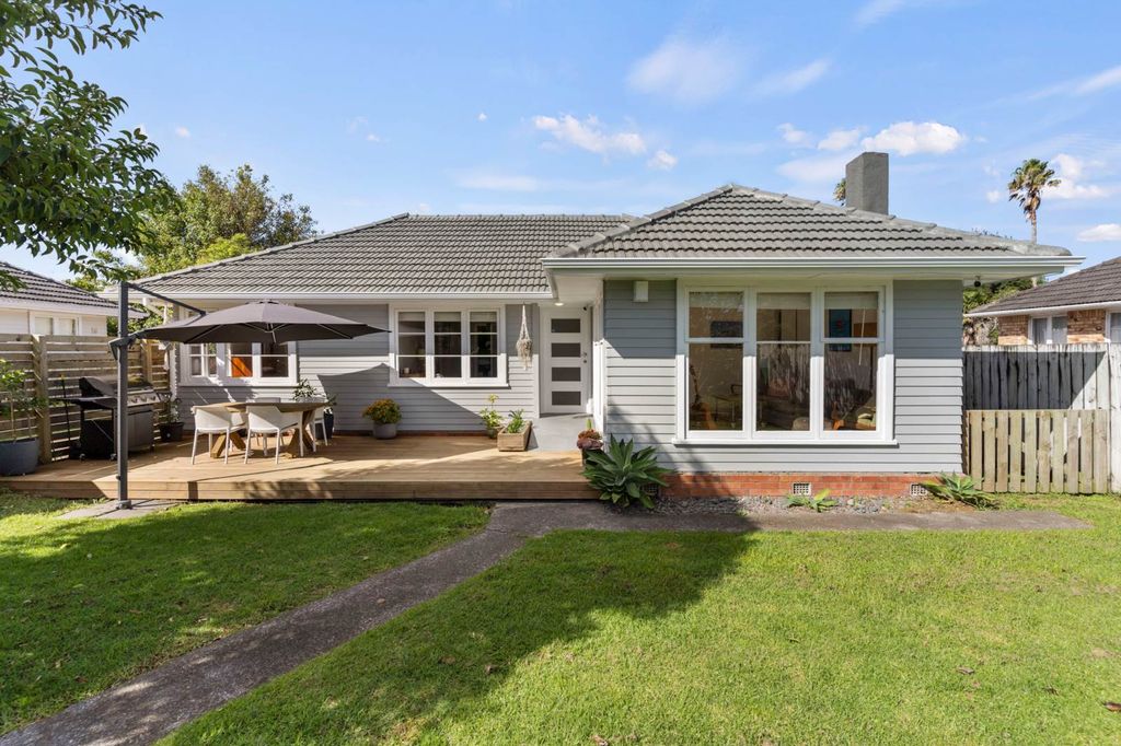 Property value 1/25 Kervil Avenue, Te Atatu Peninsula realestate.co.nz