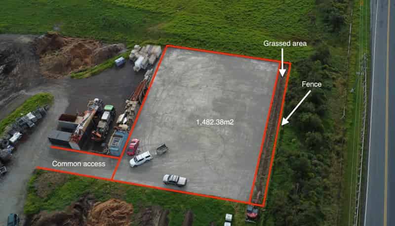 1185 East Coast Road, Redvale