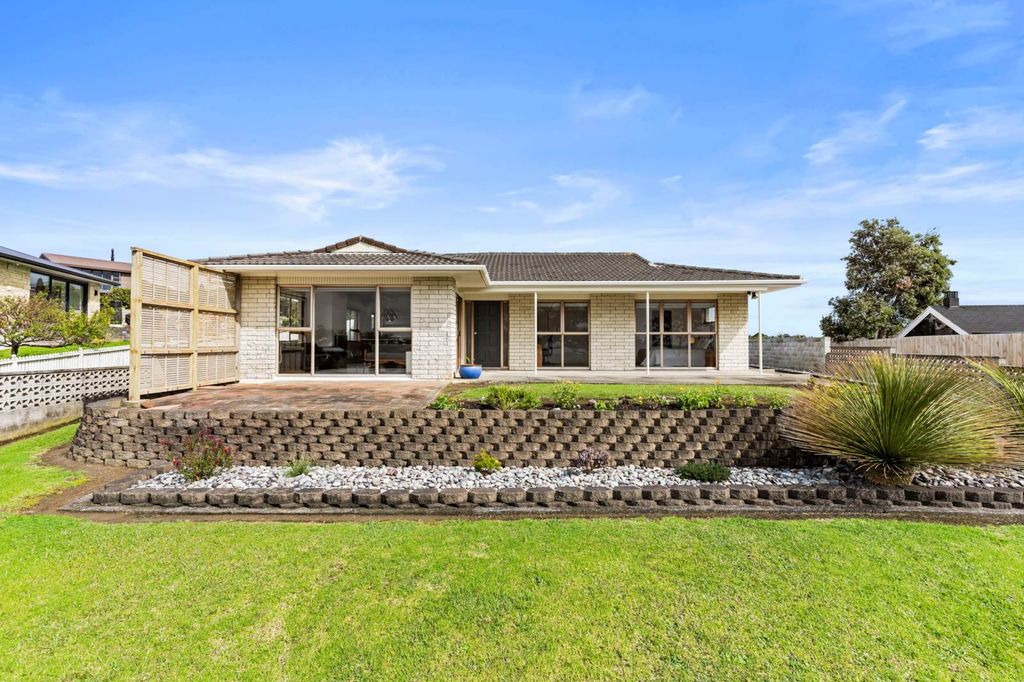 Property value 33 Rushden Terrace, Red Beach realestate.co.nz