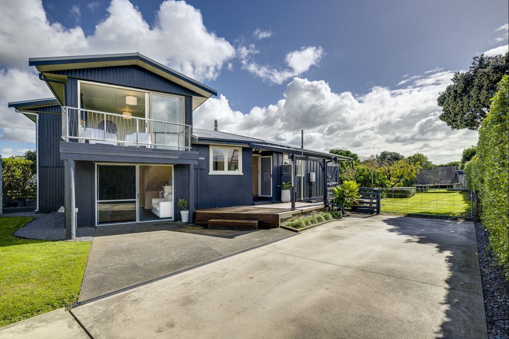 Sold 233 School Road, Clive realestate.co.nz