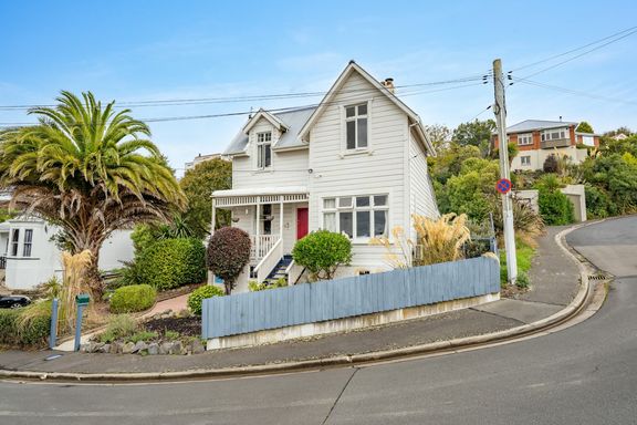 Clyde court nz sale