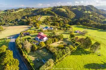 561 Owhiwa Road, Parua Bay