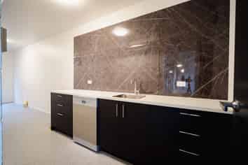 Large Office/Workroom - 26m2