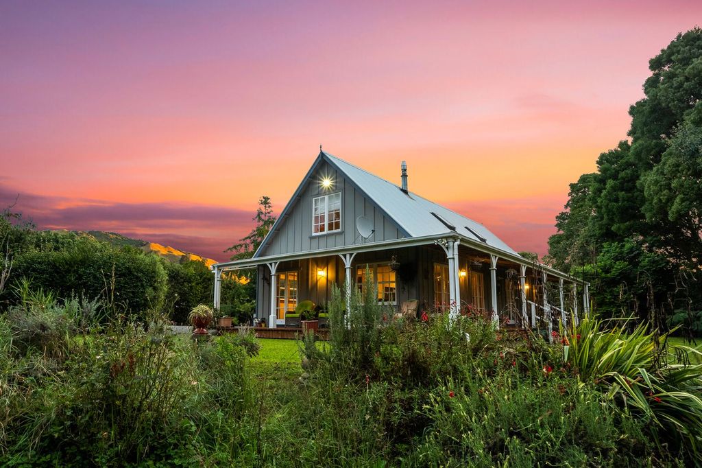 Property value 154 Gear Road, Te Horo realestate.co.nz