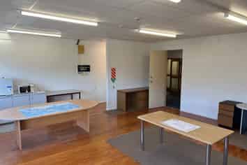 LIGHT, BRIGHT & AFFORDABLE SPACE IN CENTRAL TAWA