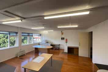 LIGHT, BRIGHT & AFFORDABLE SPACE IN CENTRAL TAWA