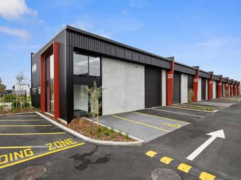 INDUSTRIAL UNITS IN BURBUSH, HAMILTON