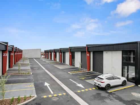 INDUSTRIAL UNITS IN BURBUSH, HAMILTON