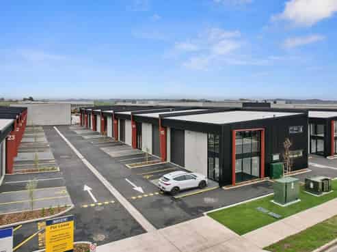 INDUSTRIAL UNITS IN BURBUSH, HAMILTON