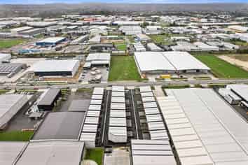 INDUSTRIAL UNITS IN BURBUSH, HAMILTON