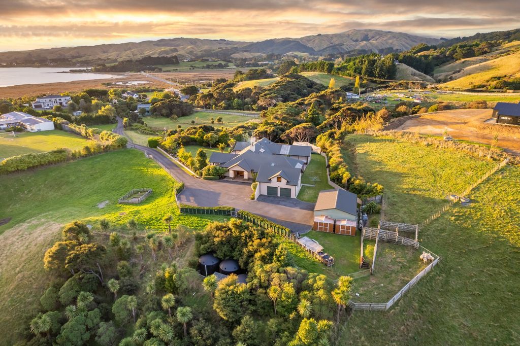 Property value 32 Paekakariki Hill Road, Pauatahanui realestate.co.nz