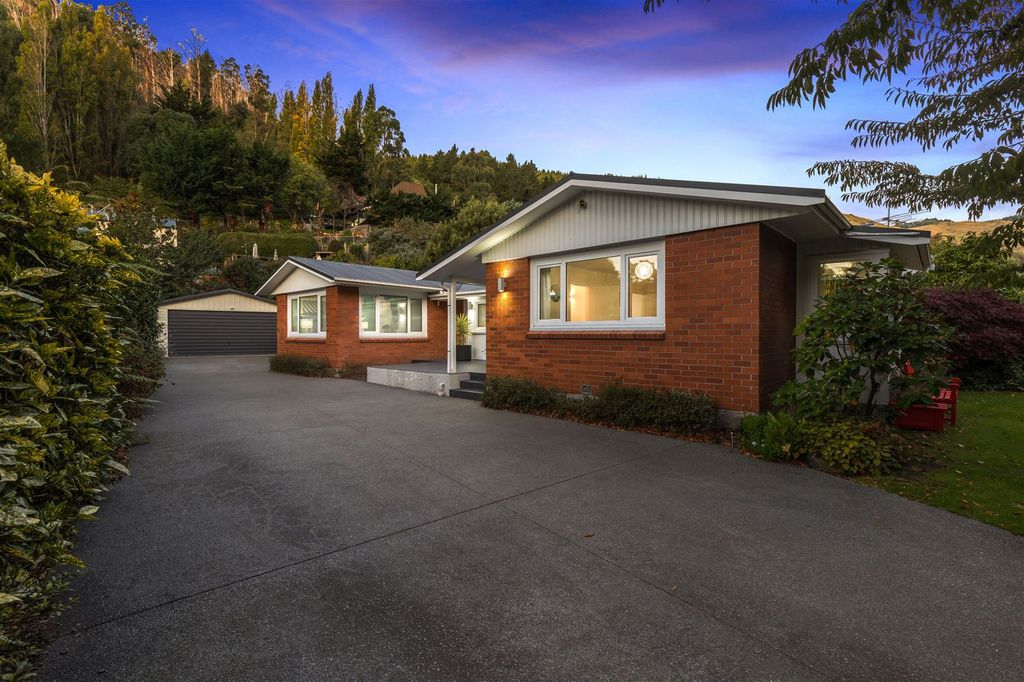 Sold 105 Bowenvale Avenue, Cashmere realestate.co.nz