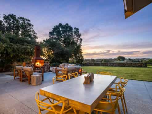 201 Egmont Road, Hillsborough