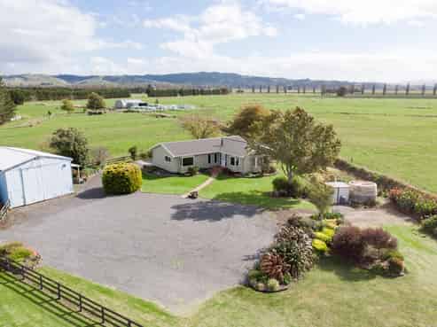 545 State Highway 25, Waitakaruru
