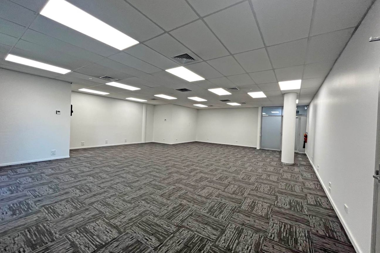 GROUND FLOOR OFFICE SUITE - Altro