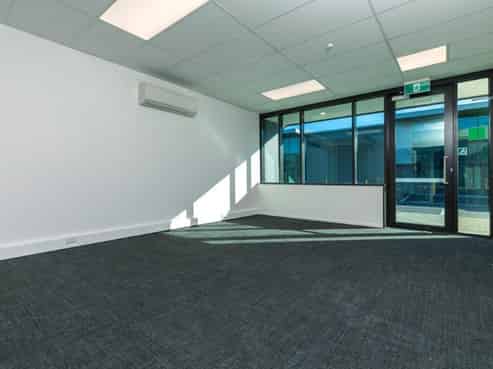 Immaculate 362sqm warehouse/office