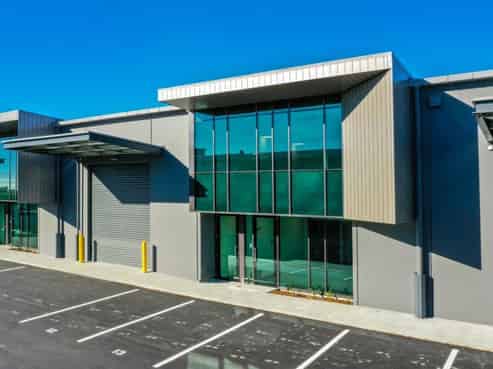 Immaculate 362sqm warehouse/office