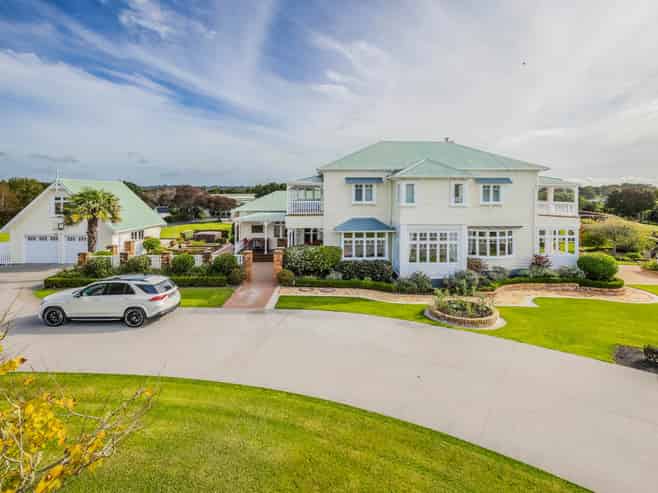 210 Clifton Road, Whitford