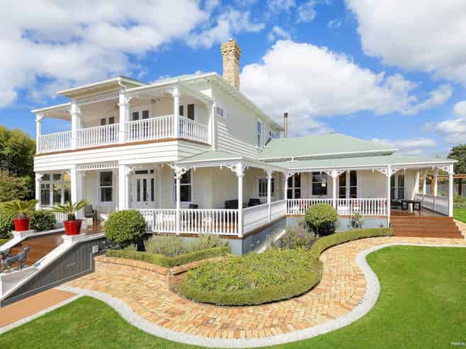 210 Clifton Road, Whitford