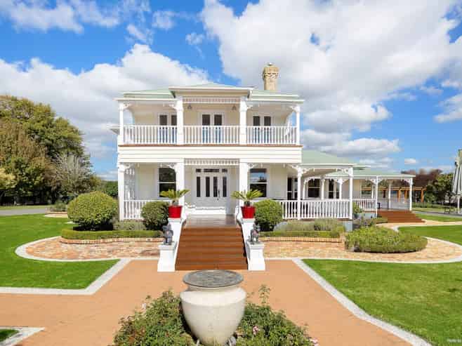 210 Clifton Road, Whitford