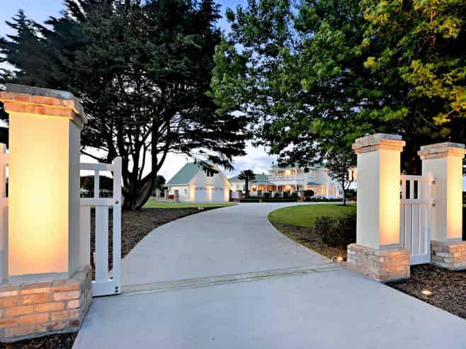 210 Clifton Road, Whitford