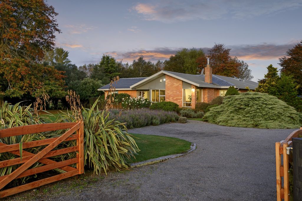 Property value 62 Harrs Road, Swannanoa realestate.co.nz
