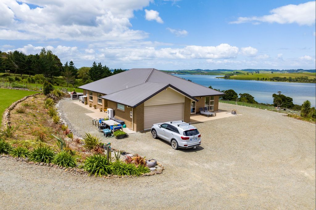 Sold 24 Karakanui Road, Tinopai realestate.co.nz