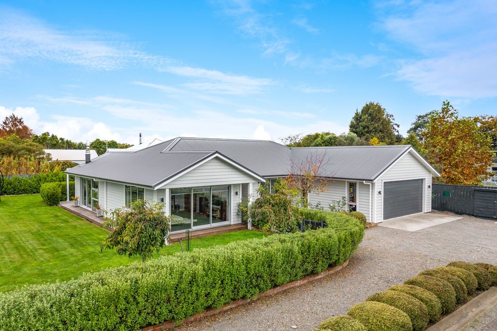 Property value 8B Cotter Street, Greytown realestate.co.nz