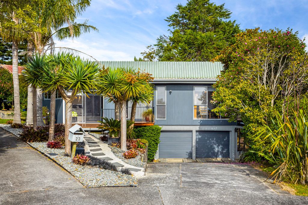 Property value 23 Pokapu Street, Titirangi realestate.co.nz