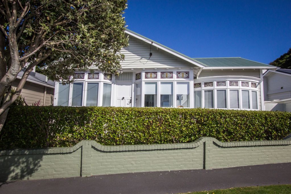 Property value 16 Endeavour Street, Lyall Bay realestate.co.nz