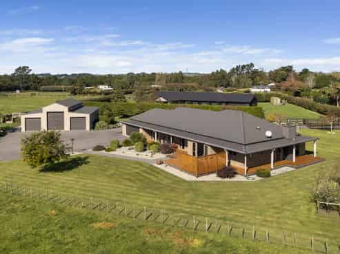 8 Pitt Road, Hillsborough