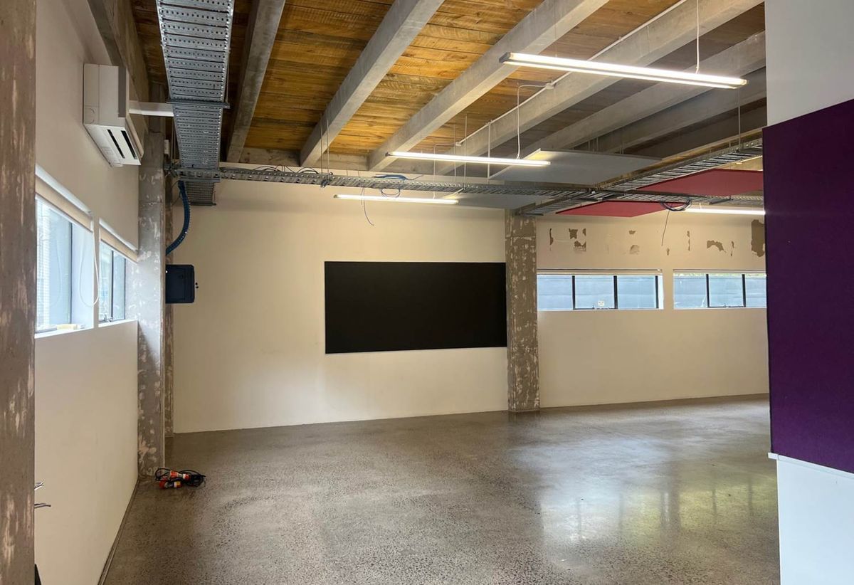 COST-EFFECTIVE OFFICES AVAILABLE - Vista 3