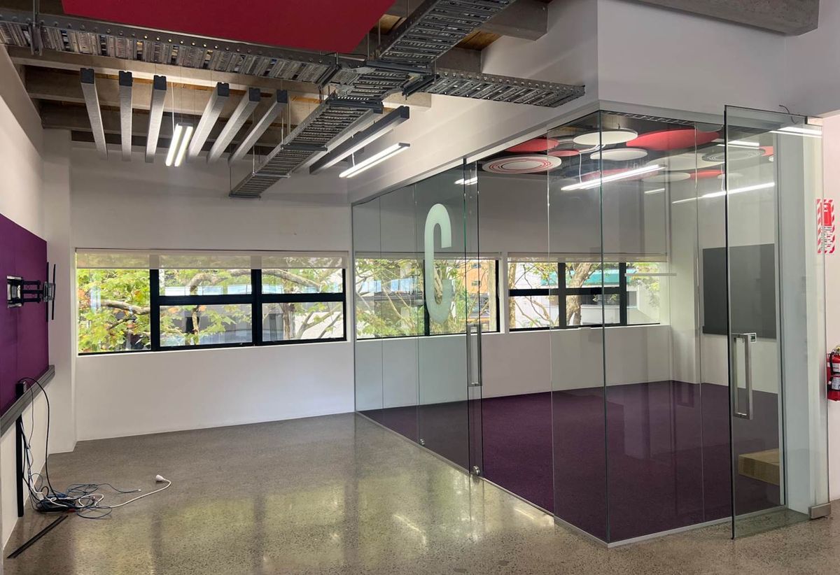 COST-EFFECTIVE OFFICES AVAILABLE - Vista 6