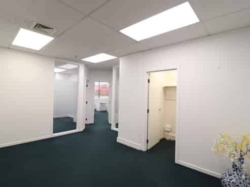 WELL PRICED OFFICE INCLUDING ONE CAR PARK