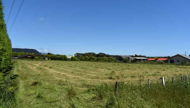 69 Waikawa Beach Road, Manakau