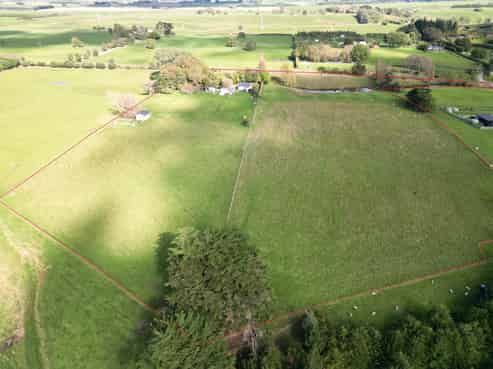 711 No 2 Line, Fordell