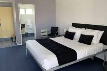 Freehold motel investment - land and building