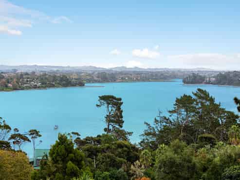 141 Attwood Road, Paremoremo