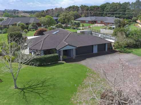 10 Village Fields Road, Waiau Pa